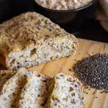 Hausgemachtes glutenfreies Vollkornbrot