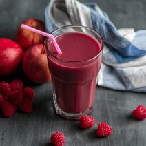Energiespendender Smoothie mit Rote-Bete-Pulver