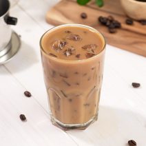 Dattel-Eiskaffee (ohne Zuckerzusatz)