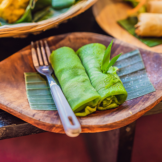 Indisch inspirierte herzhafte Pfannkuchen mit Moringa