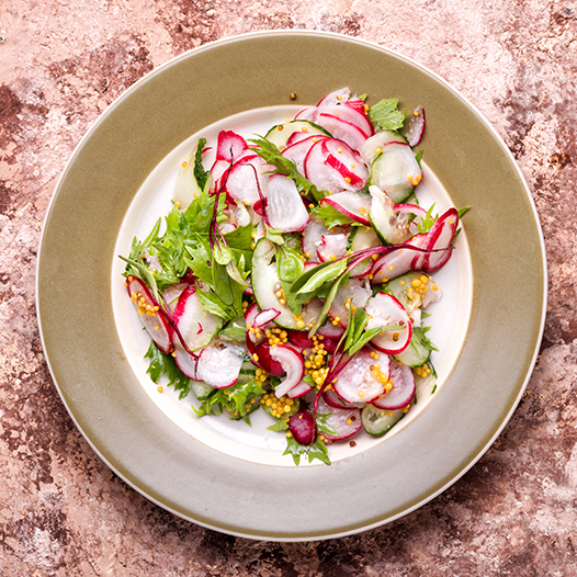 Frühlings-Rettichsalat mit Schwarzkümmelöl-Dressing