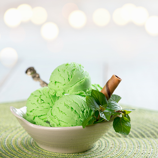Veganes Weizengras-Ananas-Eis
